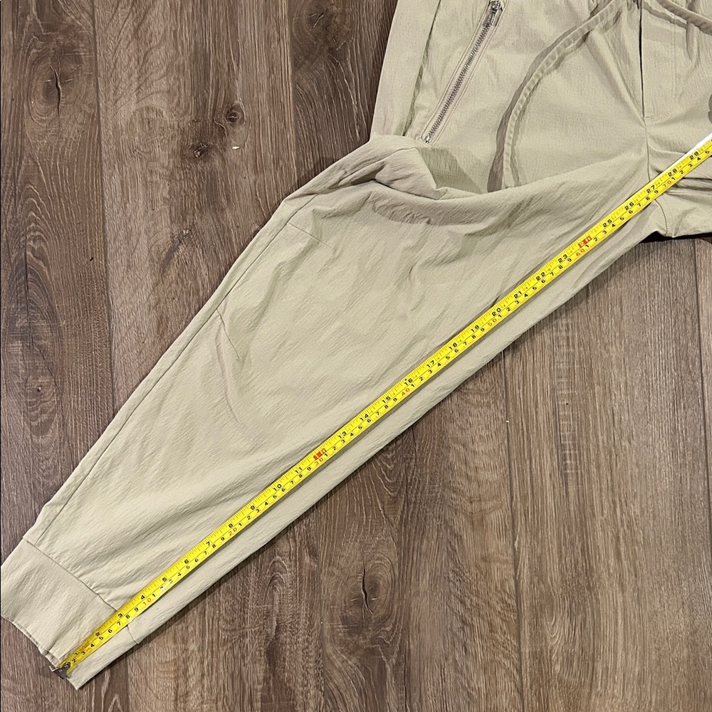 Like new - ATHLETA Trekkie North Jogger Pants in Tan - Picture 14 of 15